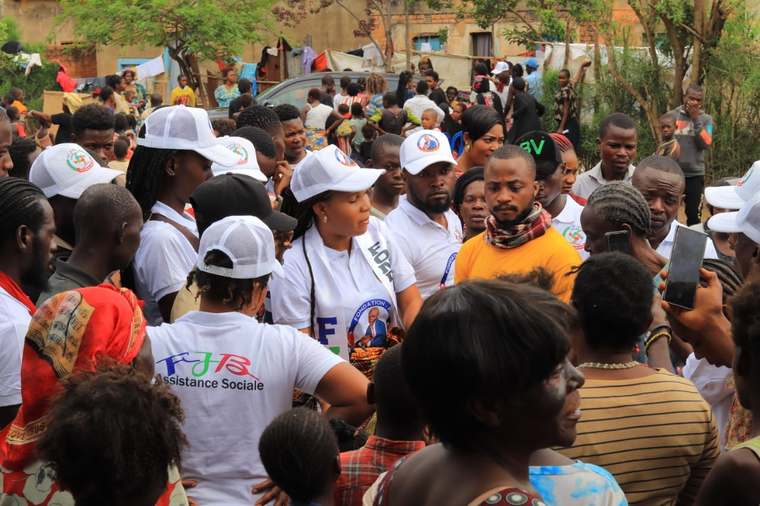 Les volontaires de la fondation en action